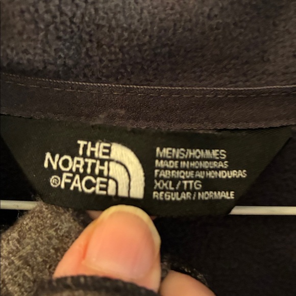 The North Face Men's Gray 1/4 Zip-Up Pullover - Picture 6 of 6